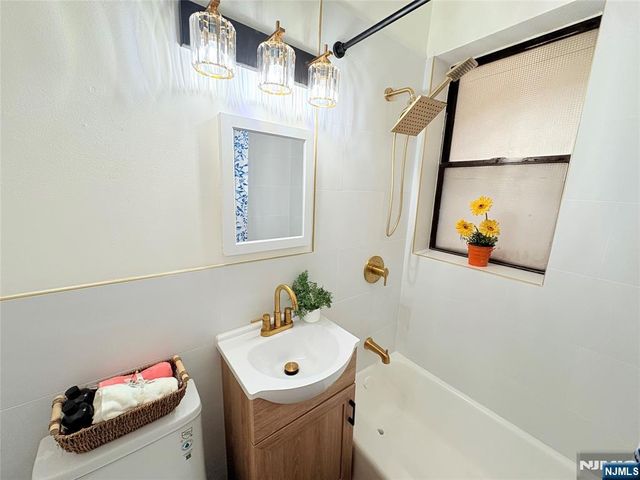 141 Duncan Avenue 6, Jersey City, NJ 07306
