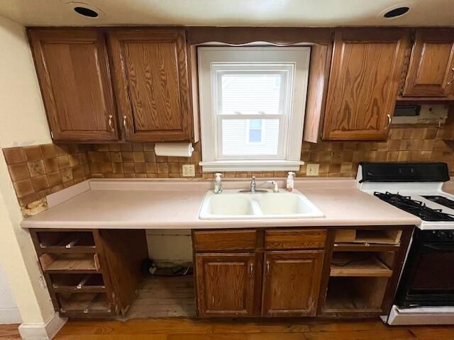 2345 Harding Avenue, Muskegon, MI 49441