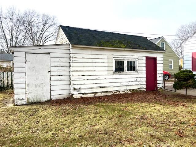 2345 Harding Avenue, Muskegon, MI 49441