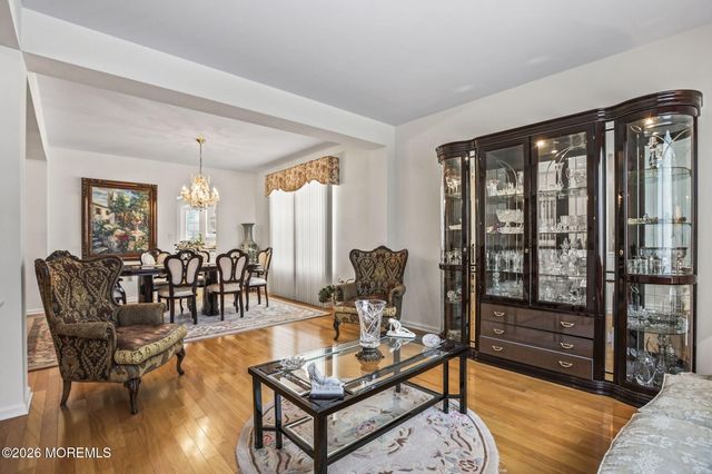35 Hartack Road, Manalapan, NJ 07726