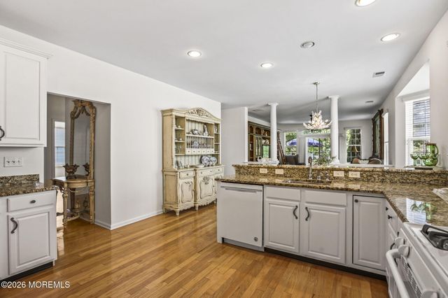 35 Hartack Road, Manalapan, NJ 07726