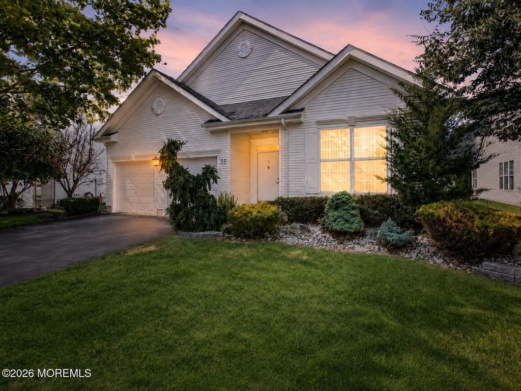 35 Hartack Road, Manalapan, NJ 07726