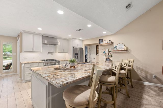 1103 Pinecroft Drive, Sugar Land, TX 77498