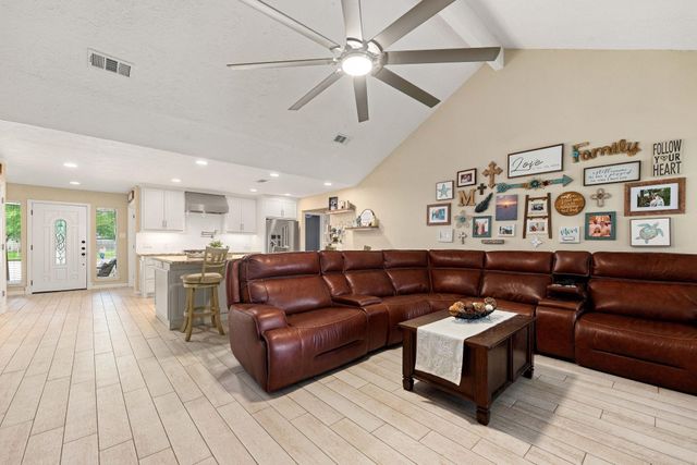 1103 Pinecroft Drive, Sugar Land, TX 77498