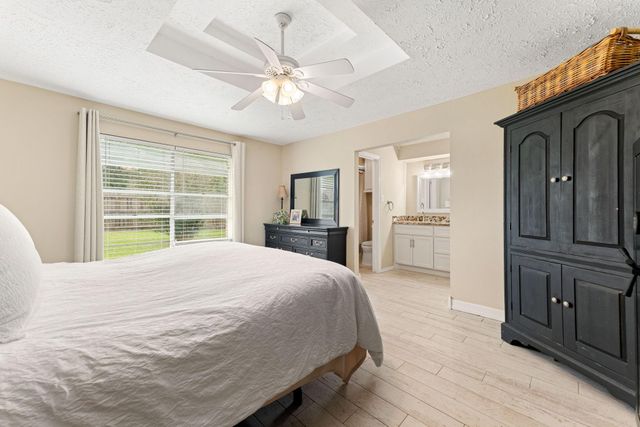 1103 Pinecroft Drive, Sugar Land, TX 77498