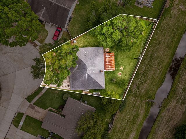 1103 Pinecroft Drive, Sugar Land, TX 77498