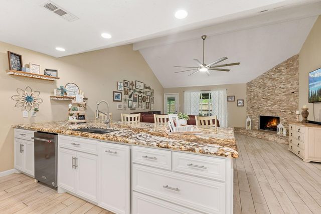 1103 Pinecroft Drive, Sugar Land, TX 77498