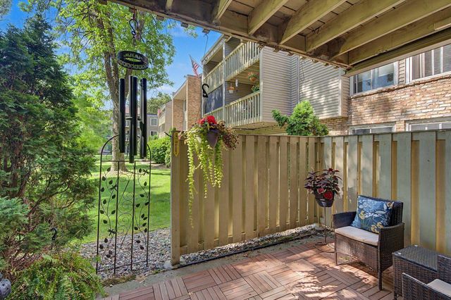 4045 Hodgson Road 107, Shoreview, MN 55126