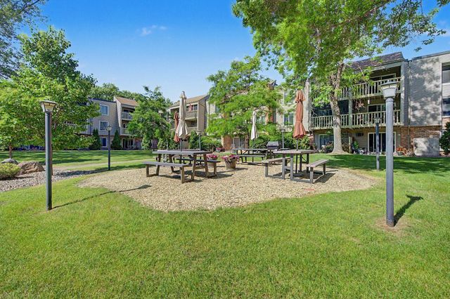 4045 Hodgson Road 107, Shoreview, MN 55126
