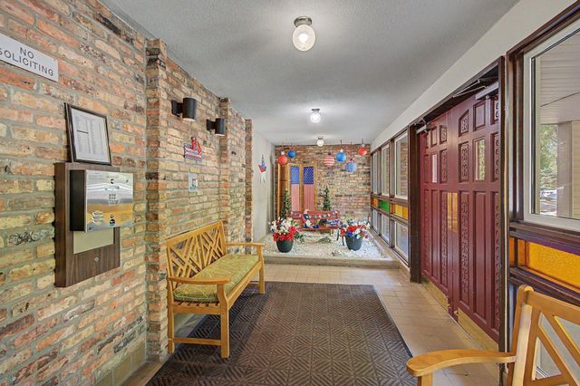 4045 Hodgson Road 107, Shoreview, MN 55126