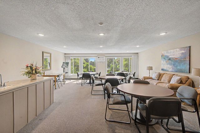 4045 Hodgson Road 107, Shoreview, MN 55126
