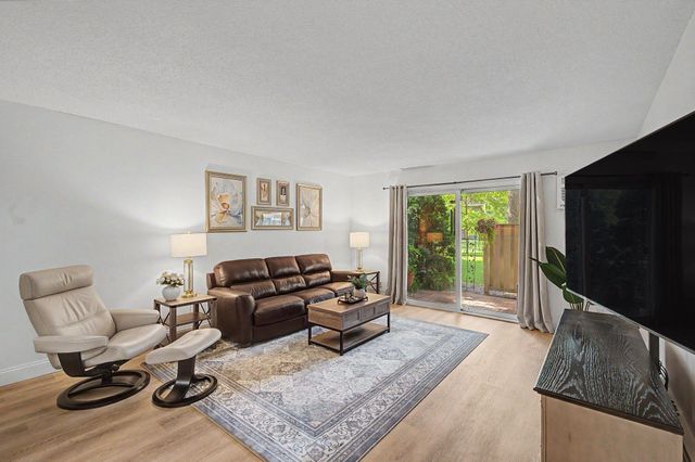 4045 Hodgson Road 107, Shoreview, MN 55126