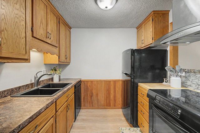 4045 Hodgson Road 107, Shoreview, MN 55126