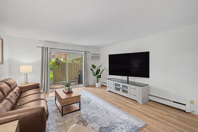 4045 Hodgson Road 107, Shoreview, MN 55126