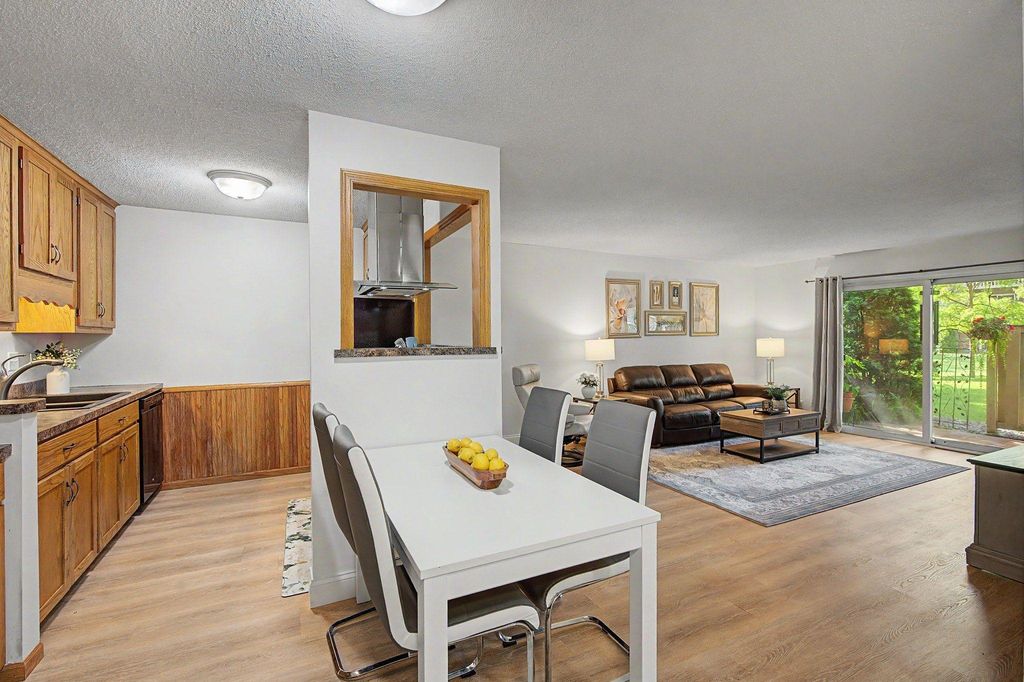 4045 Hodgson Road 107, Shoreview, MN 55126