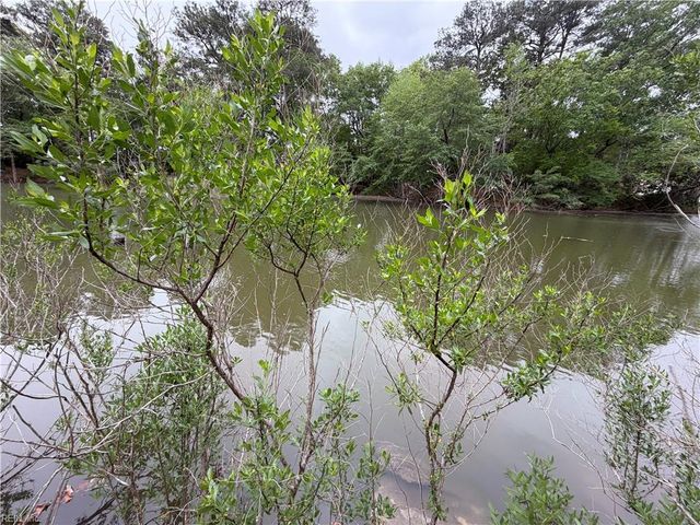 3909 Wedgewood DR, Chesapeake, VA 23321