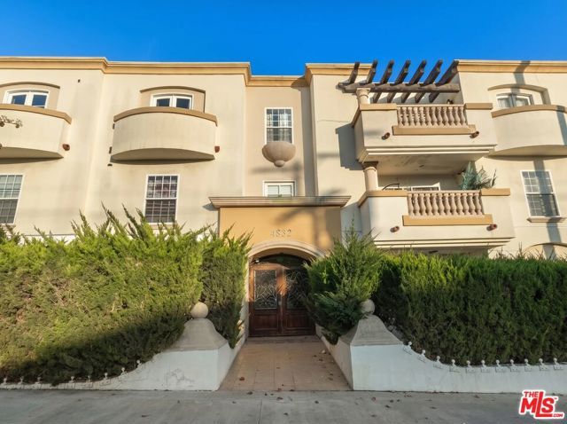 4832 Whitsett Avenue 105, Valley Village, CA 91607