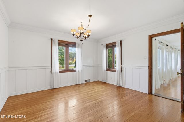 2731 Asbury Rd, Knoxville, TN 37914