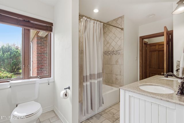 2731 Asbury Rd, Knoxville, TN 37914