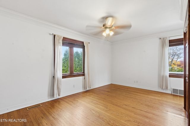 2731 Asbury Rd, Knoxville, TN 37914