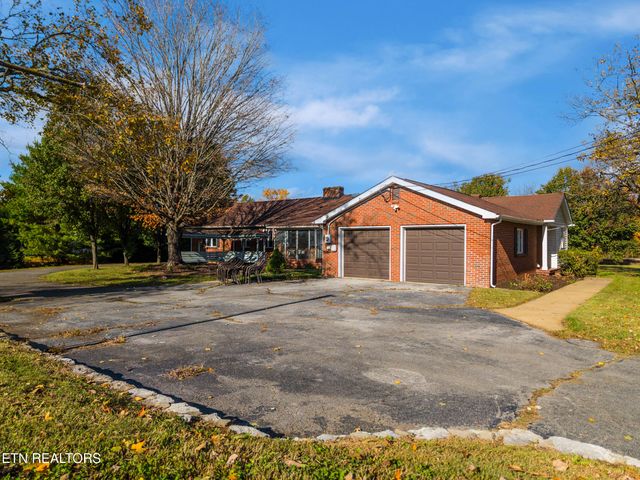 2731 Asbury Rd, Knoxville, TN 37914