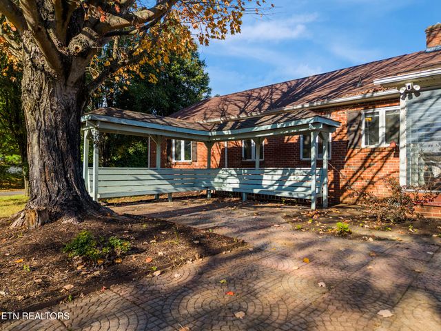 2731 Asbury Rd, Knoxville, TN 37914