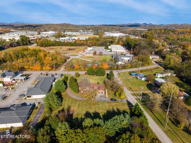 2731 Asbury Rd, Knoxville, TN 37914