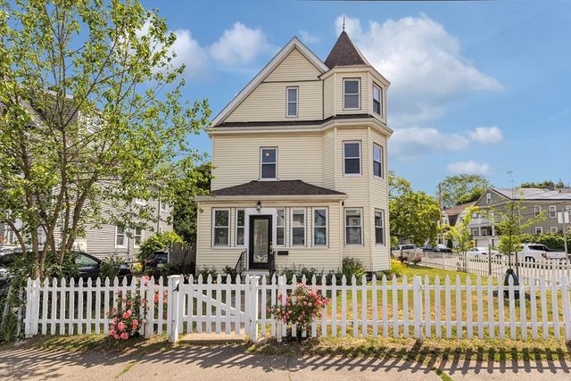 15 Reddy Ave, Boston, MA 02136
