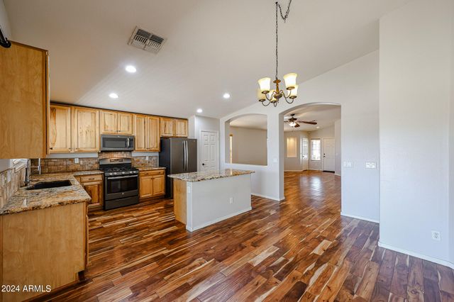 7423 W PUEBLO Avenue, Phoenix, AZ 85043