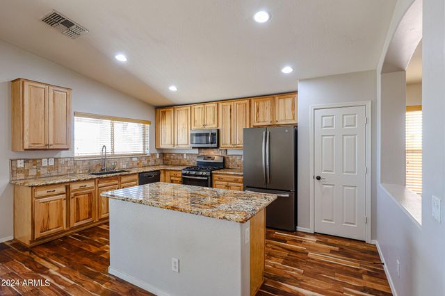 7423 W PUEBLO Avenue, Phoenix, AZ 85043