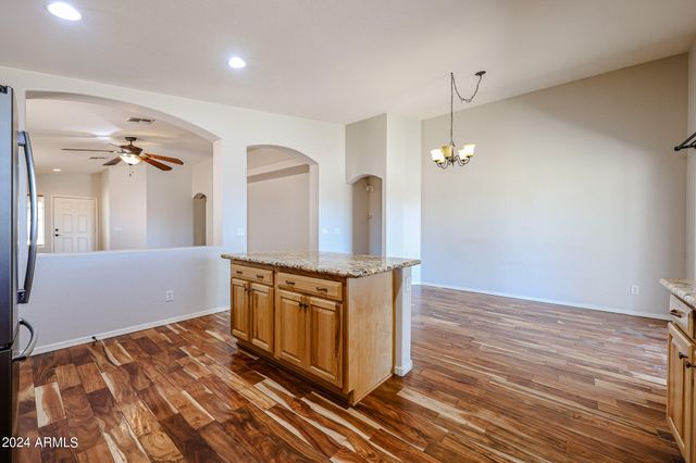 7423 W PUEBLO Avenue, Phoenix, AZ 85043