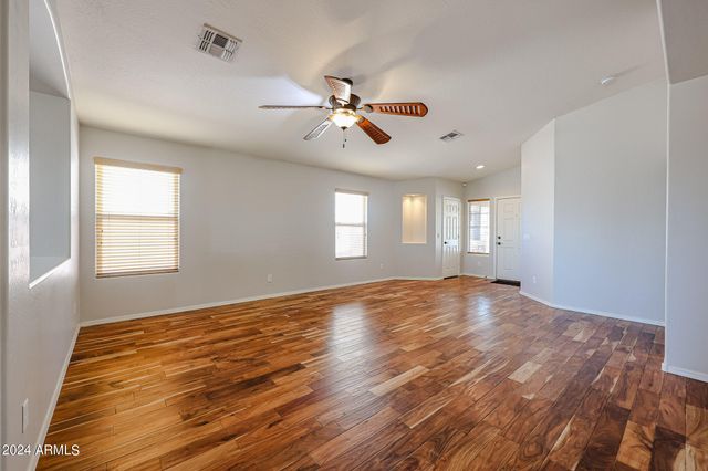 7423 W PUEBLO Avenue, Phoenix, AZ 85043