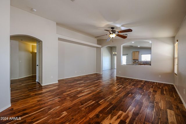 7423 W PUEBLO Avenue, Phoenix, AZ 85043