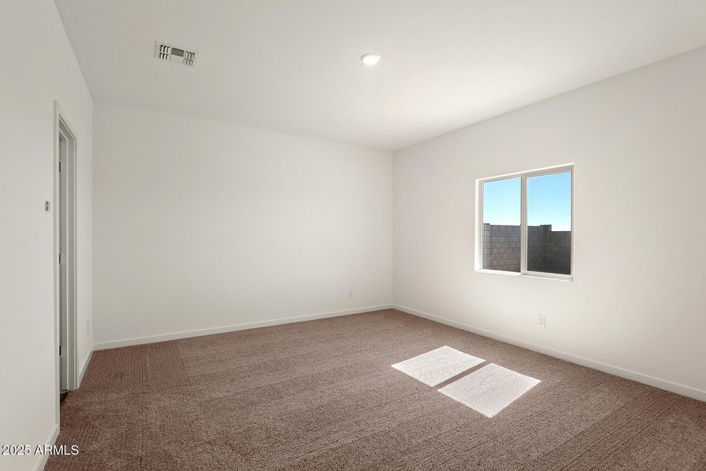 Image 6 of property listing at 651 W PINTAIL Drive, Casa Grande, AZ 85122