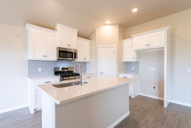 8401 NW 162nd Street, Edmond, OK 73013