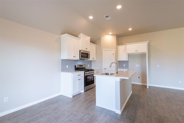 8401 NW 162nd Street, Edmond, OK 73013