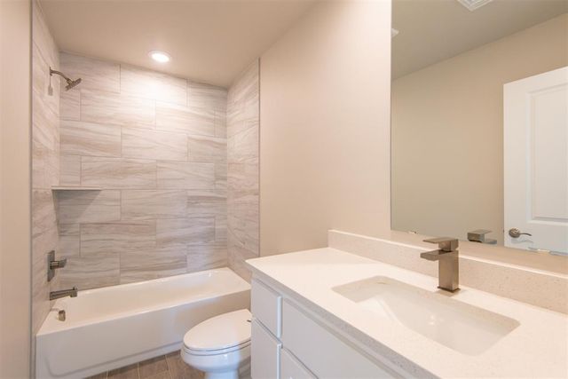 8401 NW 162nd Street, Edmond, OK 73013