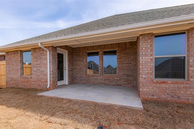 8401 NW 162nd Street, Edmond, OK 73013