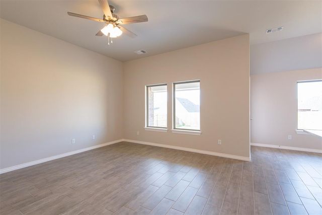 8401 NW 162nd Street, Edmond, OK 73013