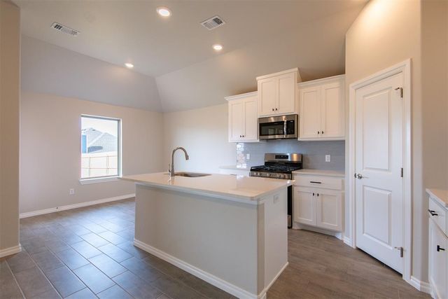 8401 NW 162nd Street, Edmond, OK 73013