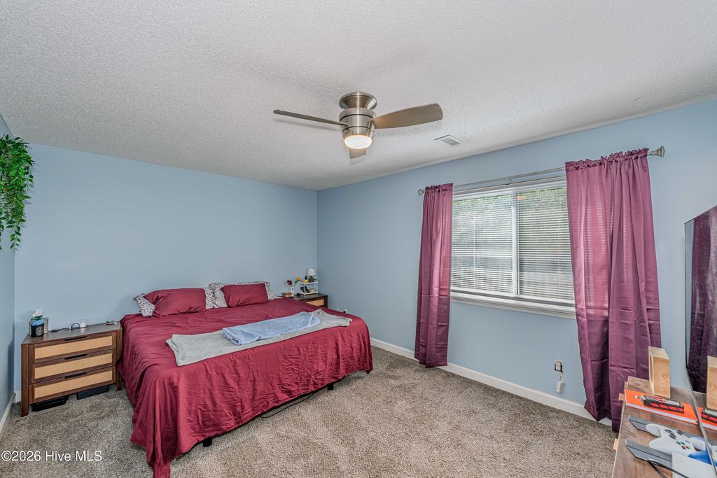 Image 14 of property listing at 408 Cardinal Road, Jacksonville, NC 28546