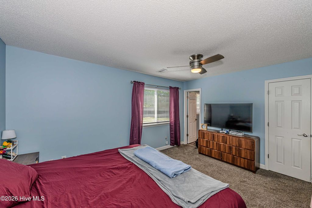 Image 15 of property listing at 408 Cardinal Road, Jacksonville, NC 28546
