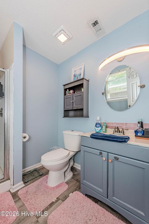 Image 17 of property listing at 408 Cardinal Road, Jacksonville, NC 28546