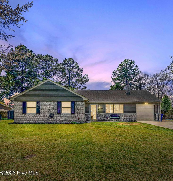 Image 2 of property listing at 408 Cardinal Road, Jacksonville, NC 28546
