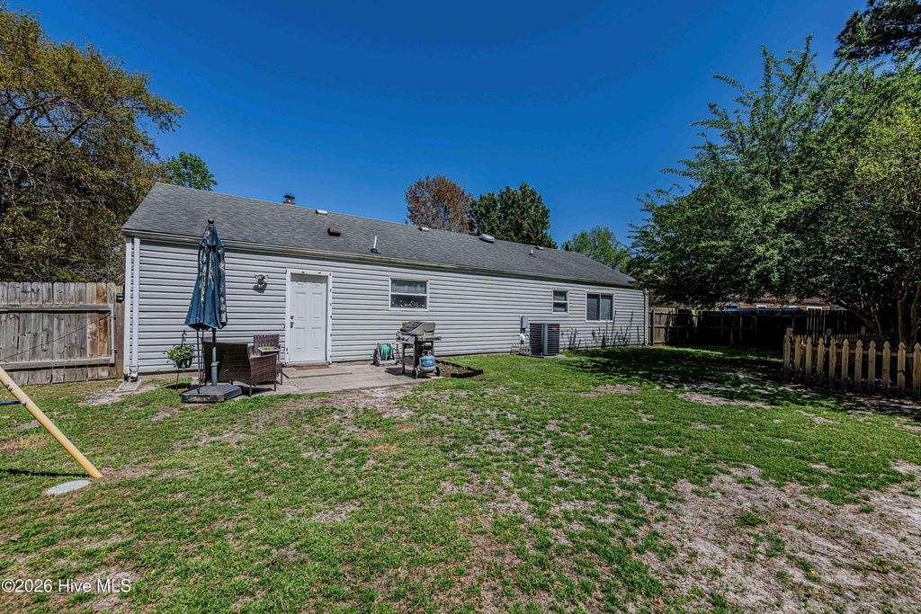 Image 30 of property listing at 408 Cardinal Road, Jacksonville, NC 28546