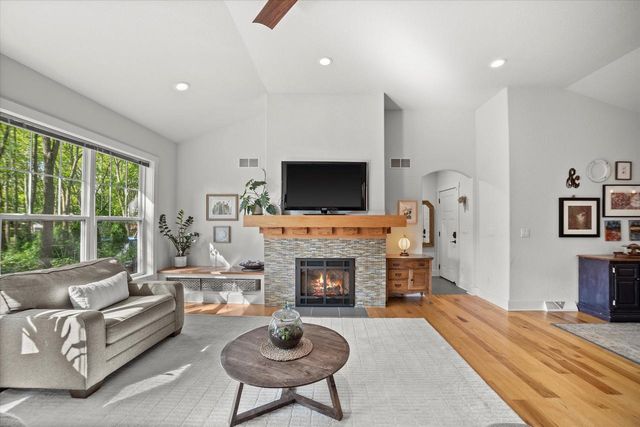9015 W Grange AVENUE, Greendale, WI 53129