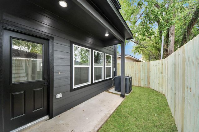 3521 Canfield Street AB, Houston, TX 77004