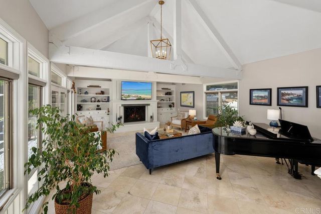 5241 Alzeda Drive, La Mesa, CA 91941