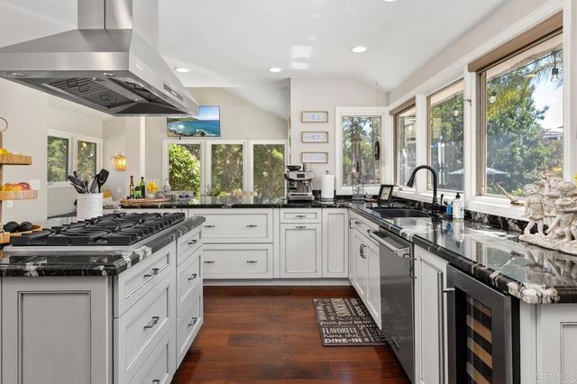 5241 Alzeda Drive, La Mesa, CA 91941