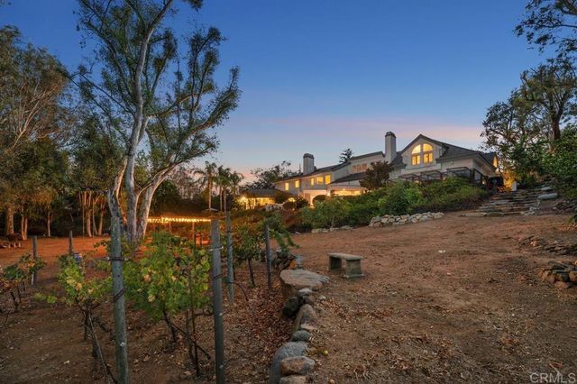 5241 Alzeda Drive, La Mesa, CA 91941